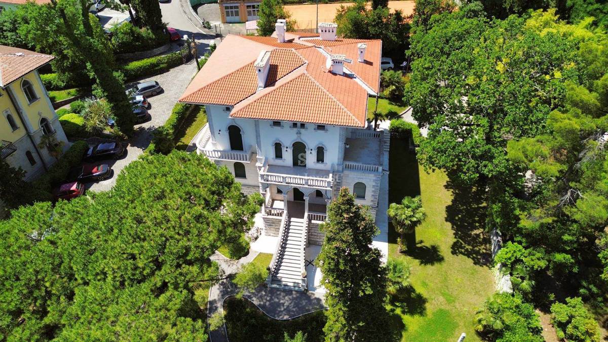 OPATIJA, obnovljena avstro-ogrska vila ob morju