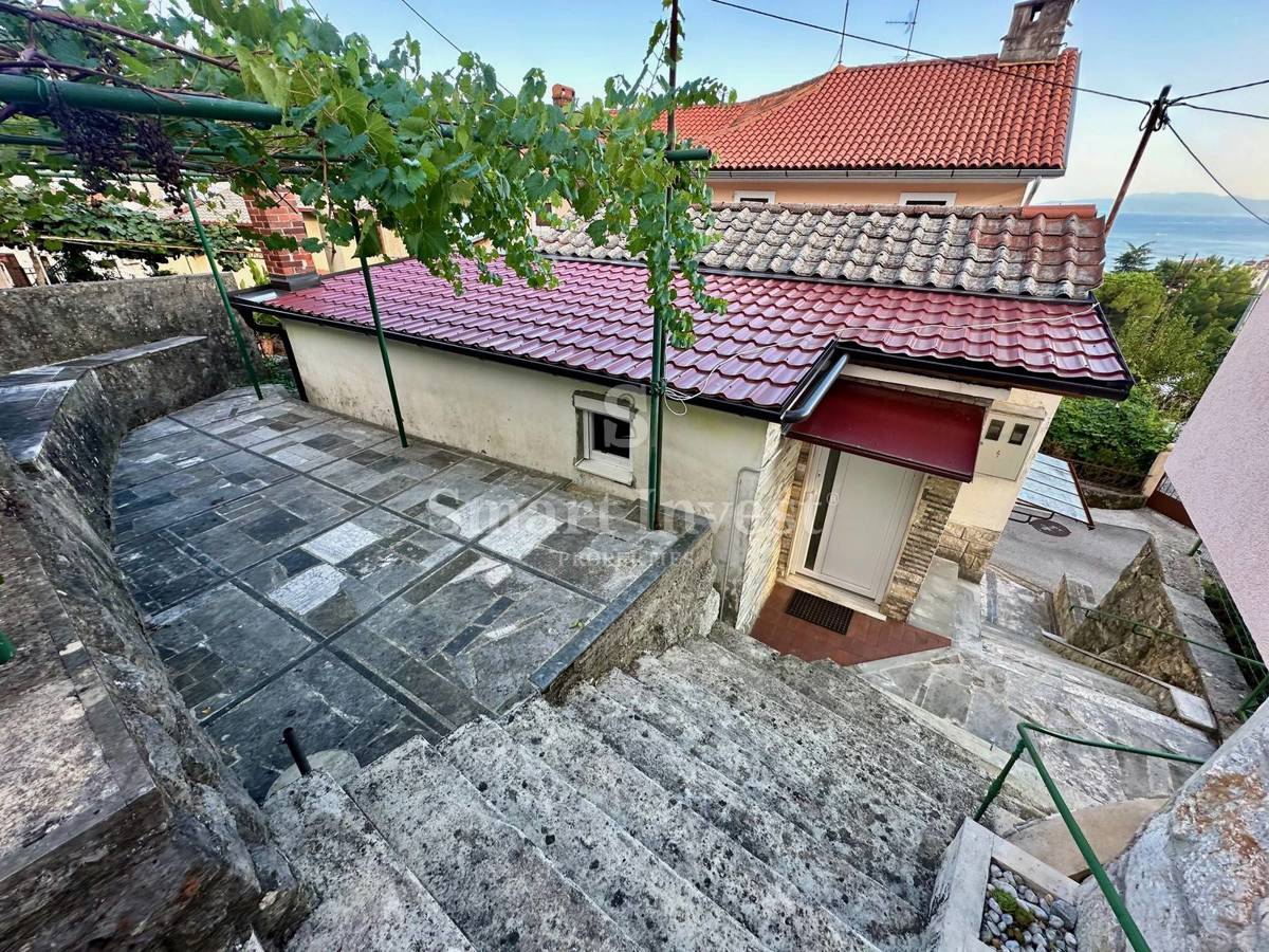 OPATIJA, manjša samostojna hiša blizu morja!