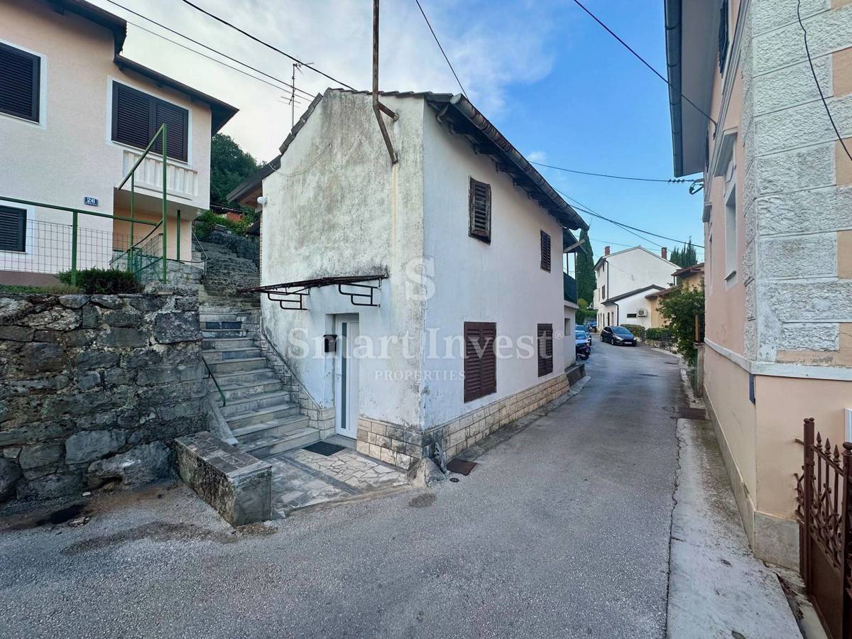OPATIJA, manjša samostojna hiša blizu morja!