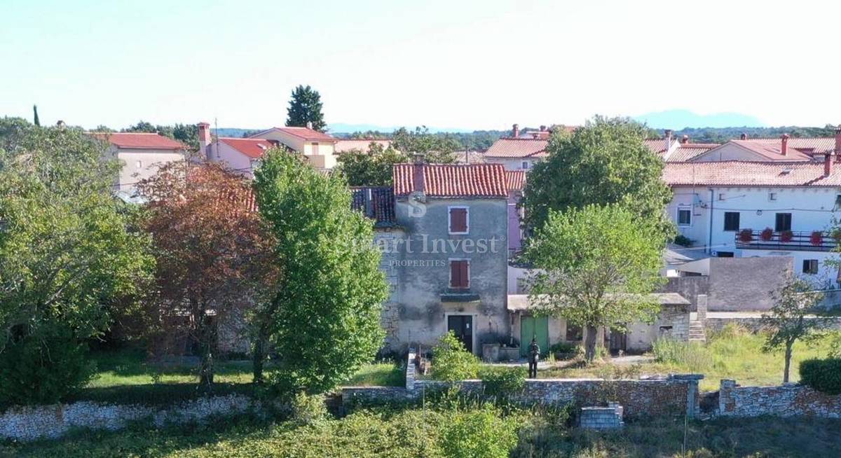 ISTRA - KANFANAR, stara hiša na zemljišču 6166 m2