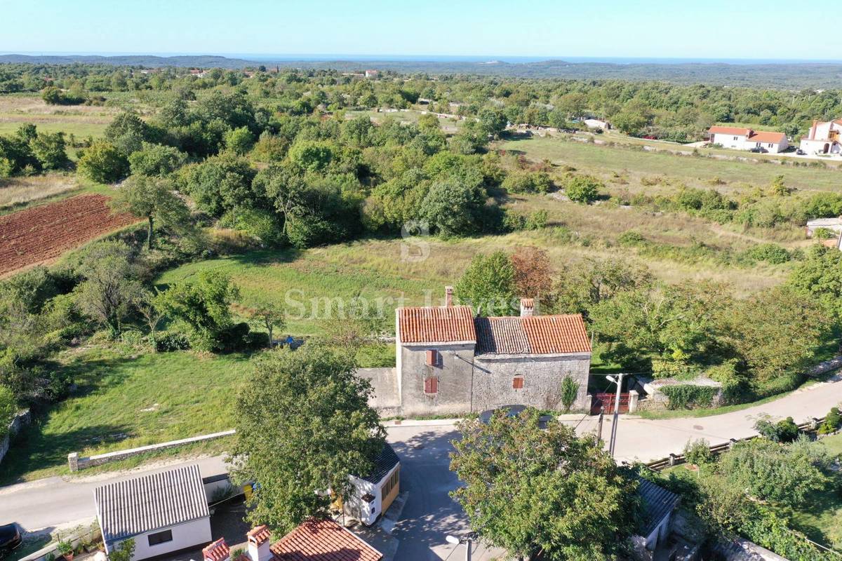 ISTRA - KANFANAR, stara hiša na zemljišču 6166 m2