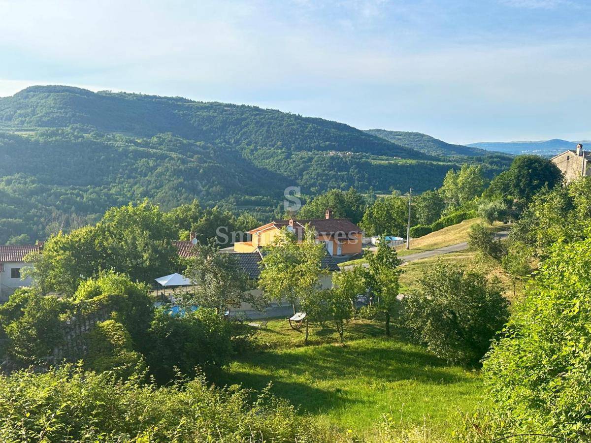 ISTRA - BUTONIGLA, prenovljena hiša obdana z zelenjem