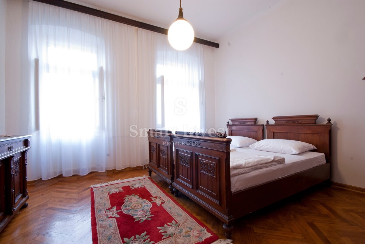MOŠĆENIČKA DRAGA, vila ob morju z očarljivim vrtom