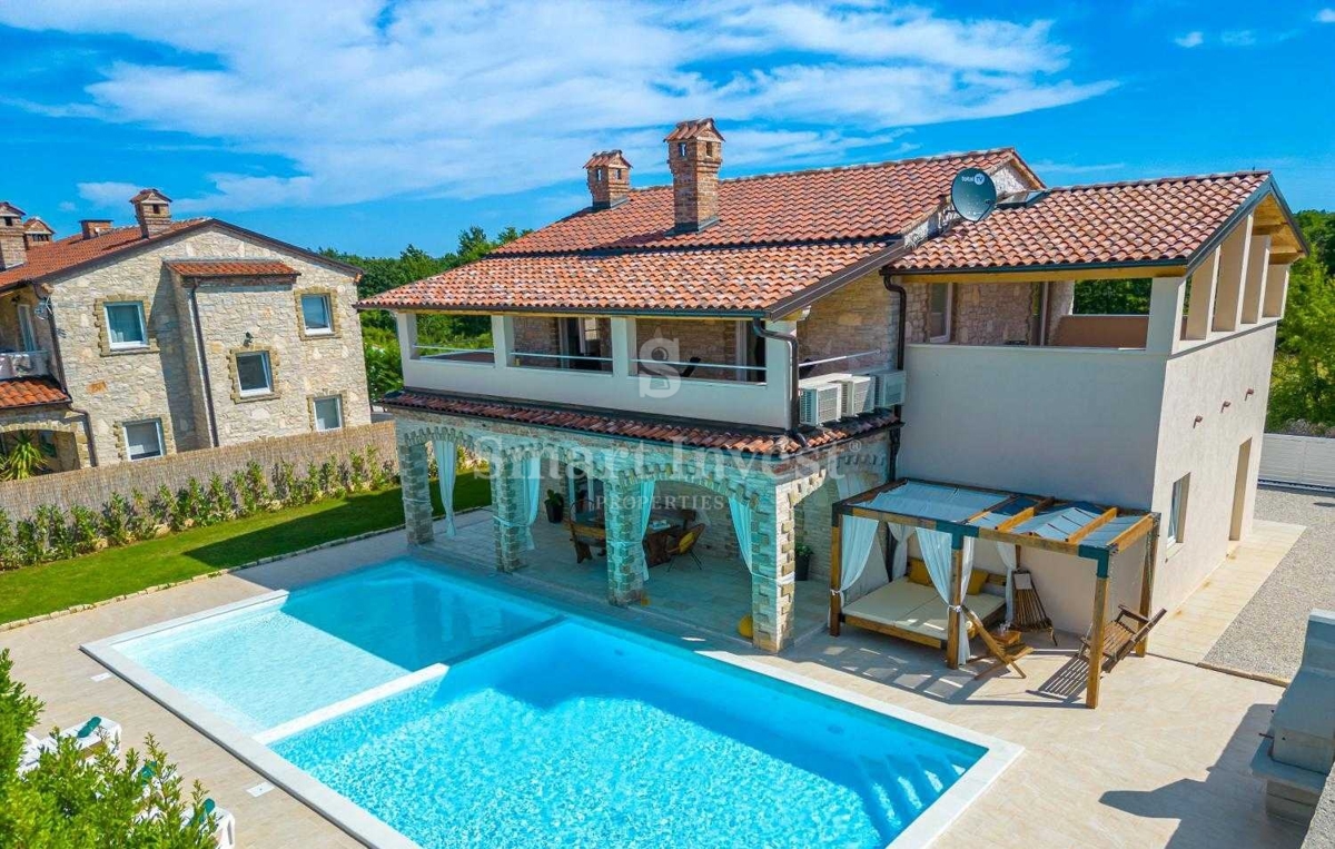 ISTRA - SVETVINČENAT, očarljiva rustikalna vila z bazenom