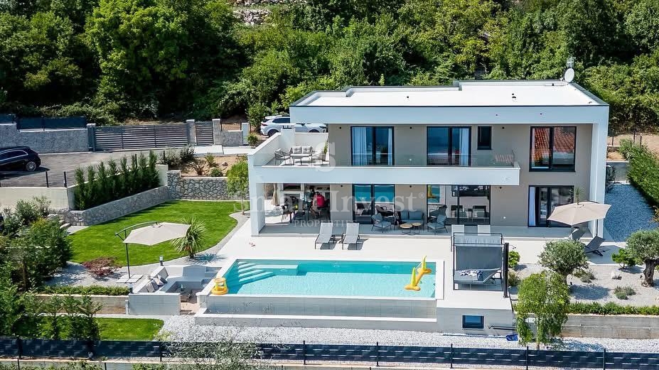 OPATIJA - BREGI, moderna vila z bazenom in čudovitim pogledom na morje