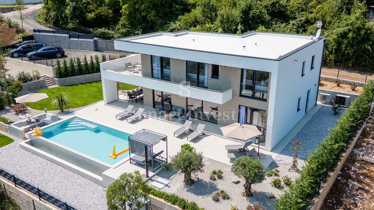 OPATIJA - BREGI, moderna vila z bazenom in čudovitim pogledom na morje