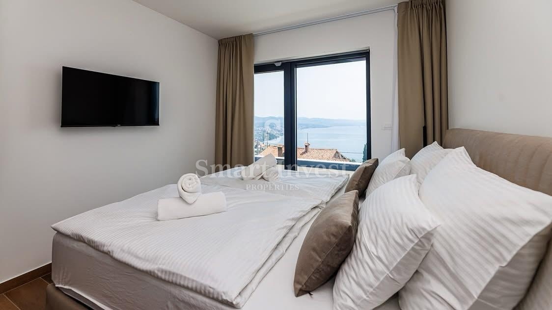 OPATIJA - BREGI, moderna vila z bazenom in čudovitim pogledom na morje