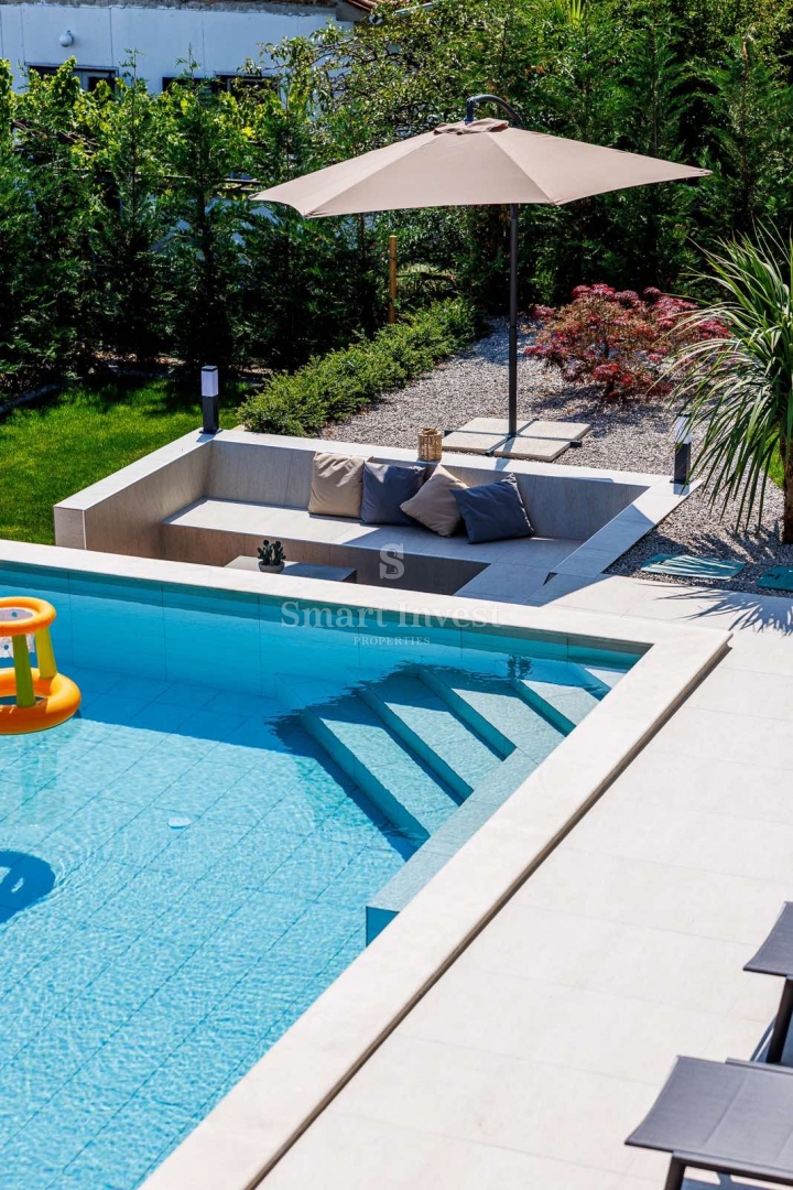 OPATIJA - BREGI, moderna vila z bazenom in čudovitim pogledom na morje