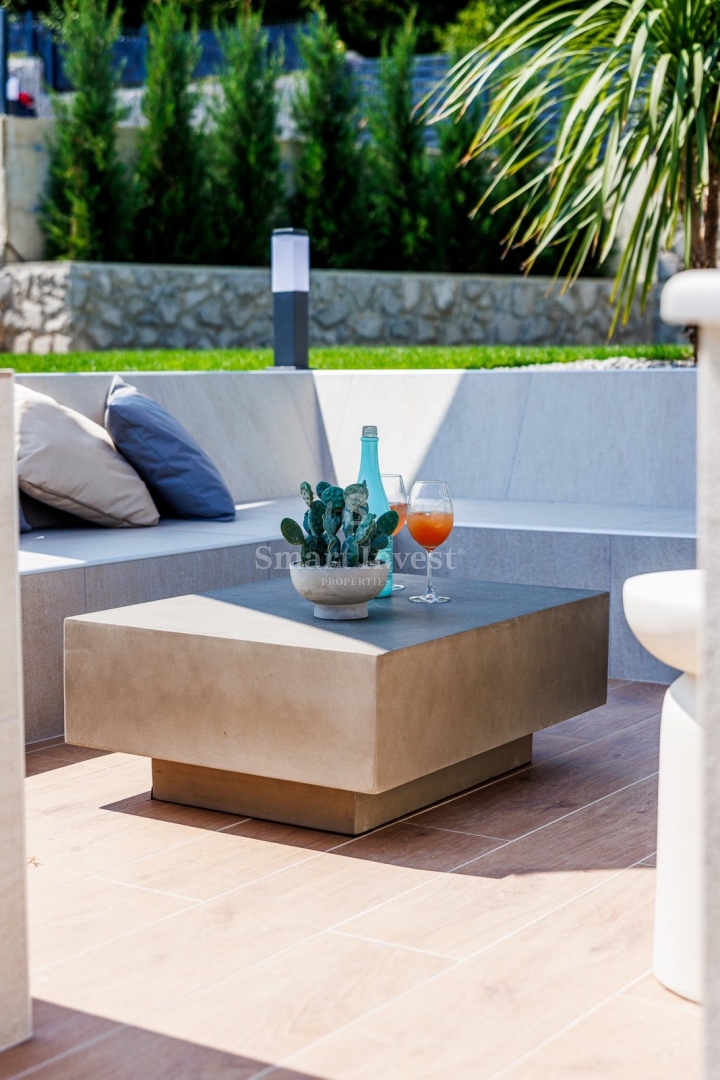 OPATIJA - BREGI, moderna vila z bazenom in čudovitim pogledom na morje