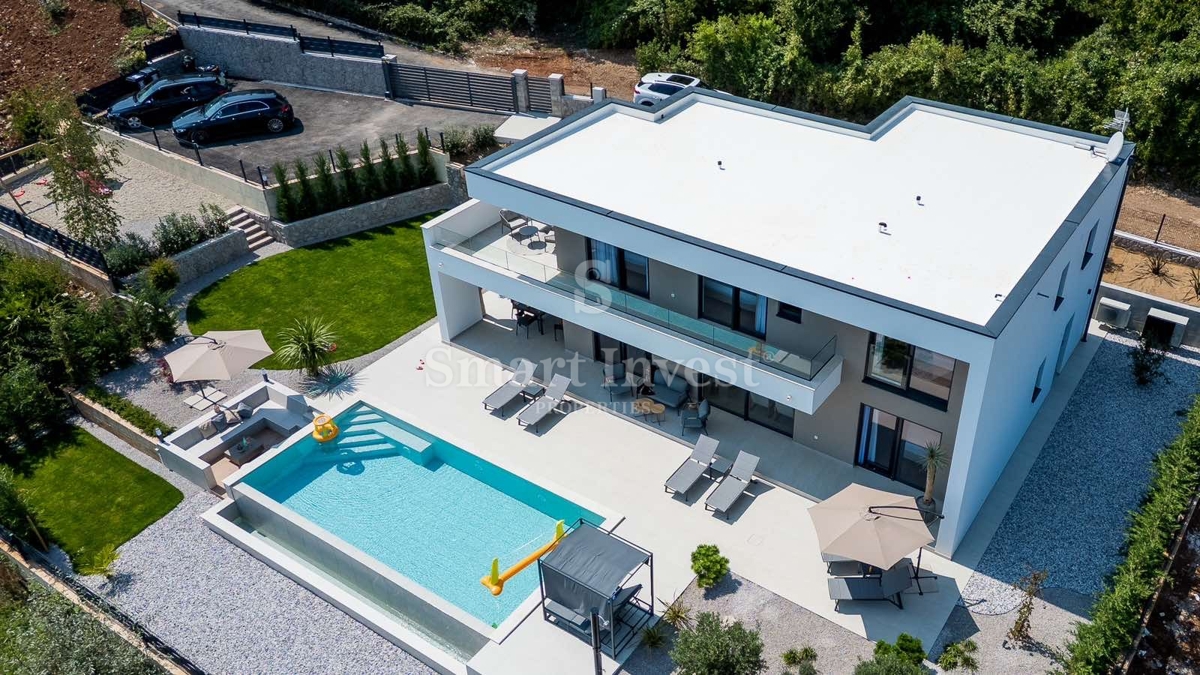 OPATIJA - BREGI, moderna vila z bazenom in čudovitim pogledom na morje