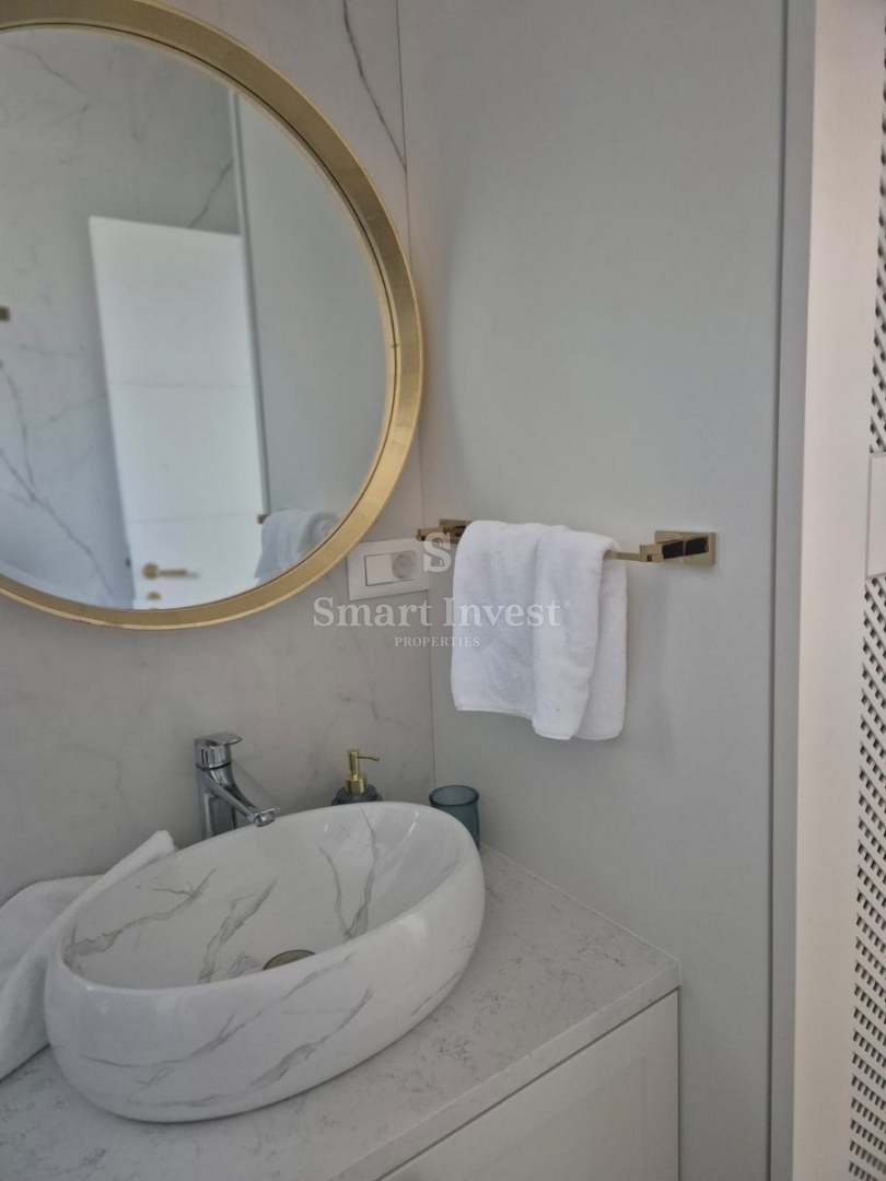 LOVRAN, luksuzno stanovanje z bazenom v bližini morja