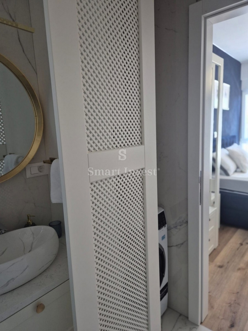 LOVRAN, luksuzno stanovanje z bazenom v bližini morja