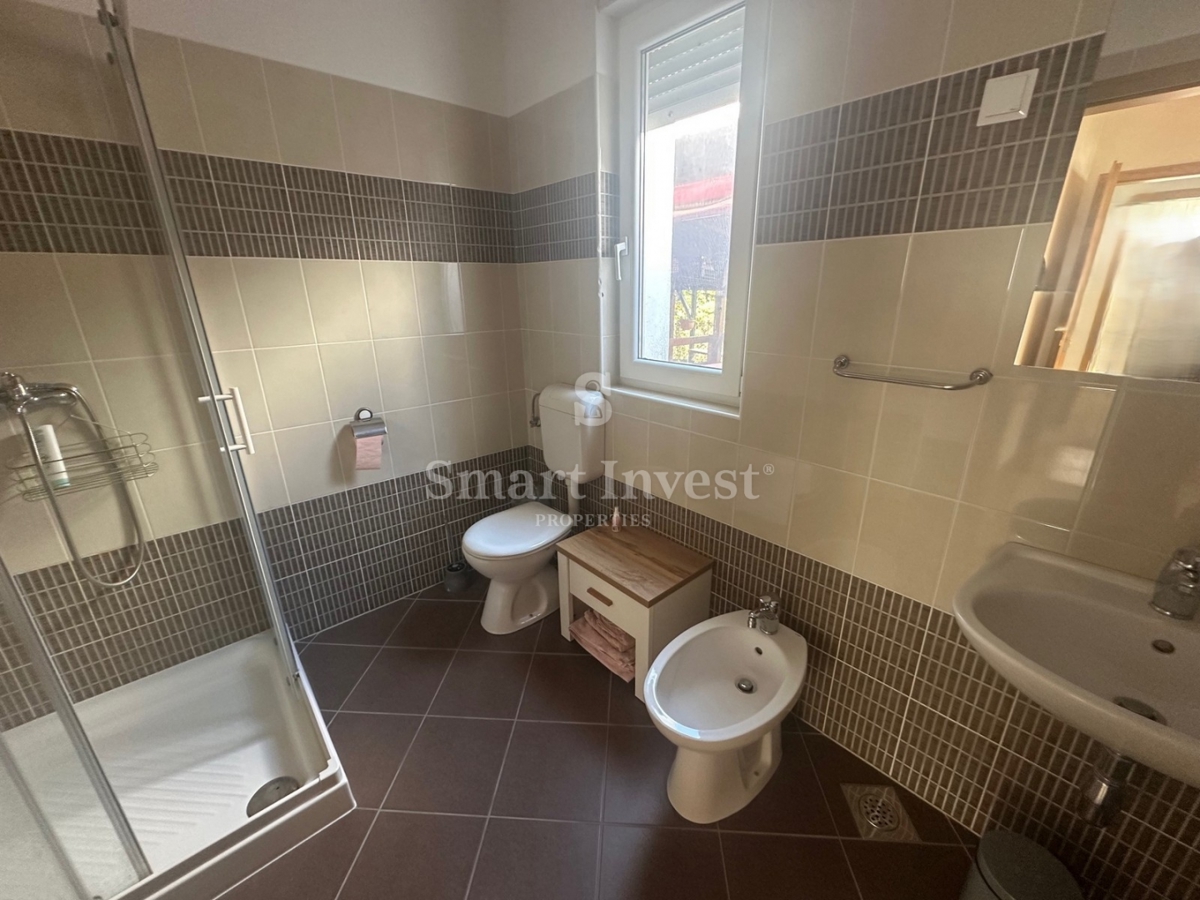 VIŠKOVO, 2-sobno stanovanje s teraso