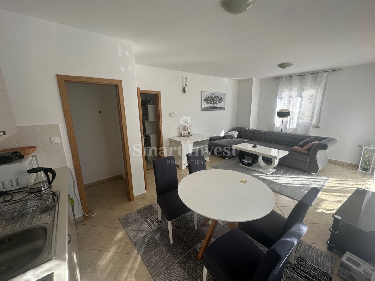 VIŠKOVO, 2-sobno stanovanje s teraso