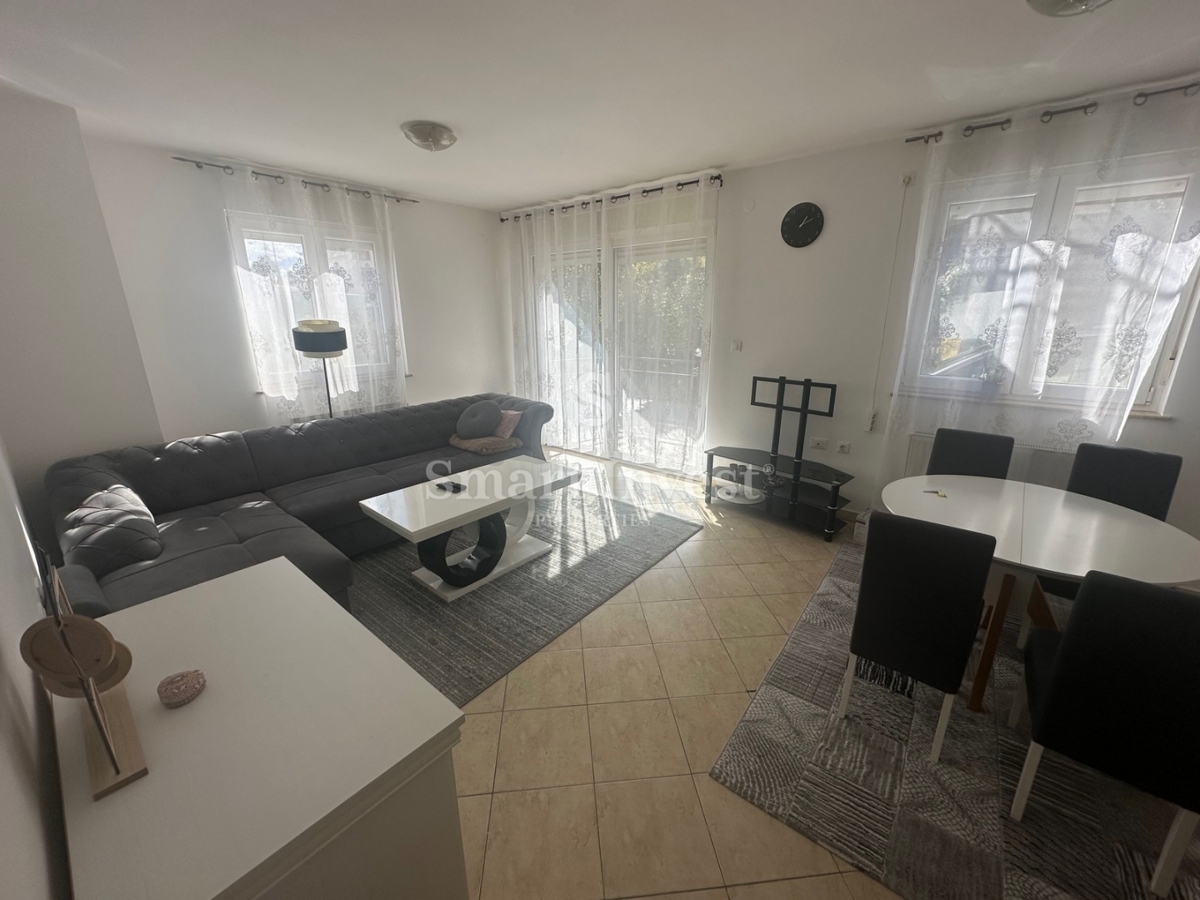 VIŠKOVO, 2-sobno stanovanje s teraso