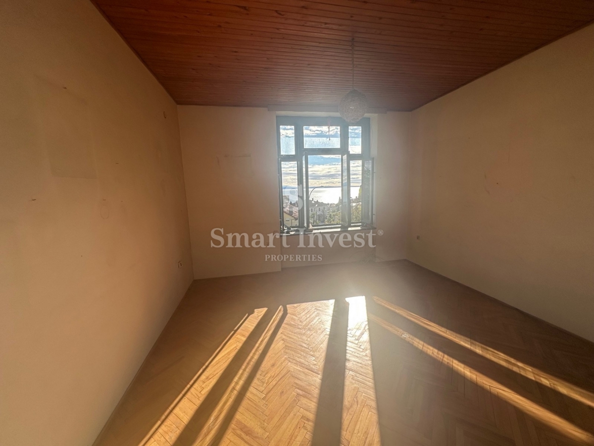 OPATIJA, stanovanje s pogledom na morje v stari vili