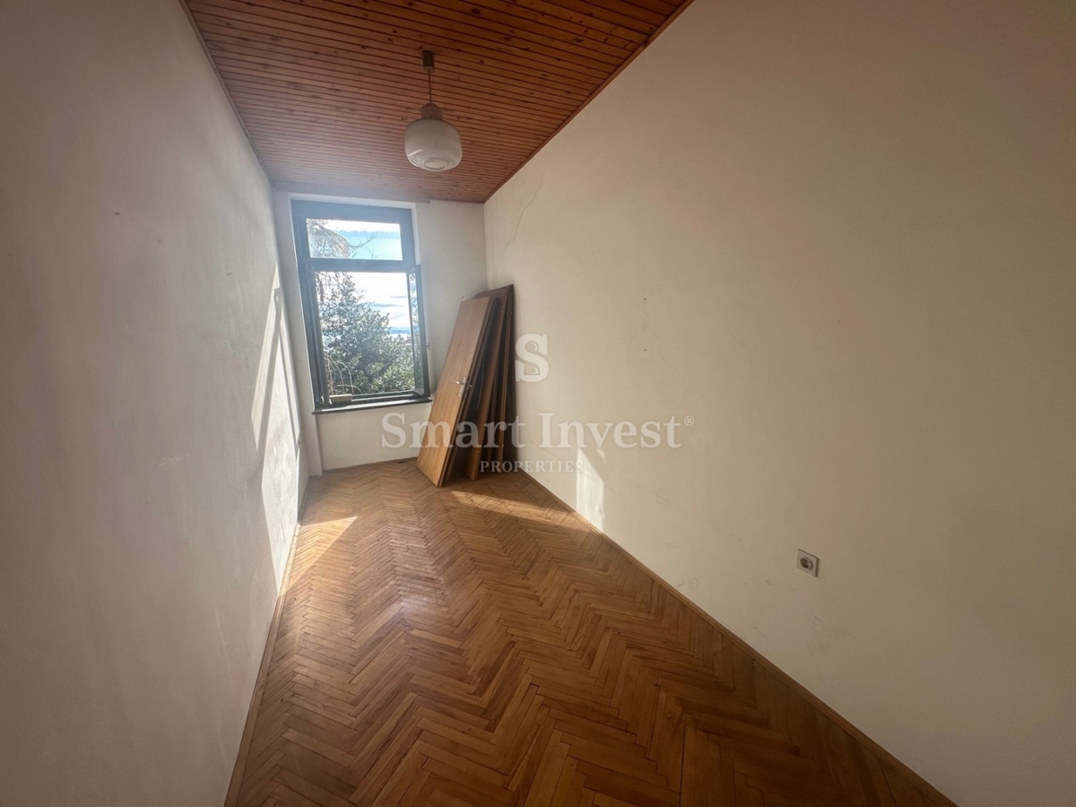 OPATIJA, stanovanje s pogledom na morje v stari vili