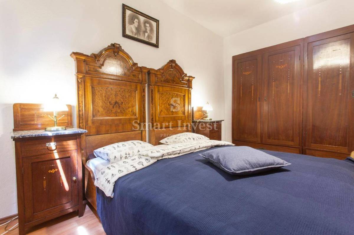 VELI BRGUD, prenovljena kamnita vila z bazenom