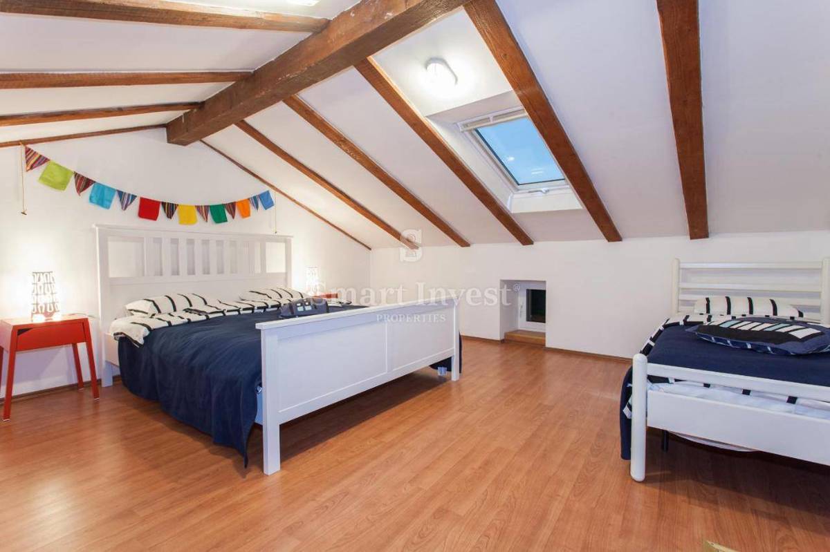 VELI BRGUD, prenovljena kamnita vila z bazenom