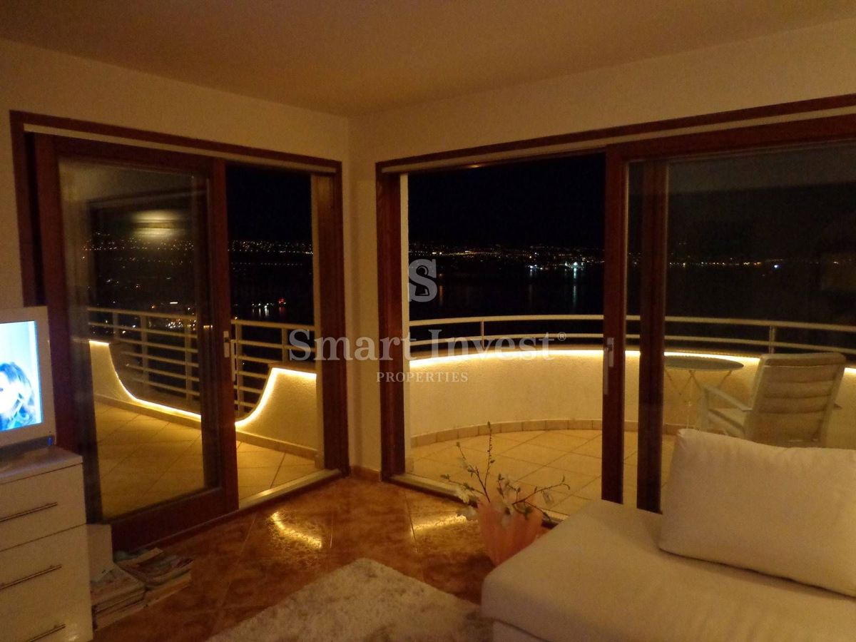 OPATIJA, Detached house with 3 apartments and sea view, for sale