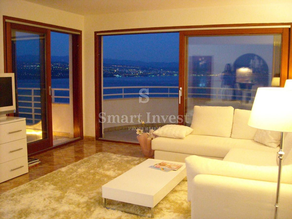 OPATIJA, Detached house with 3 apartments and sea view, for sale