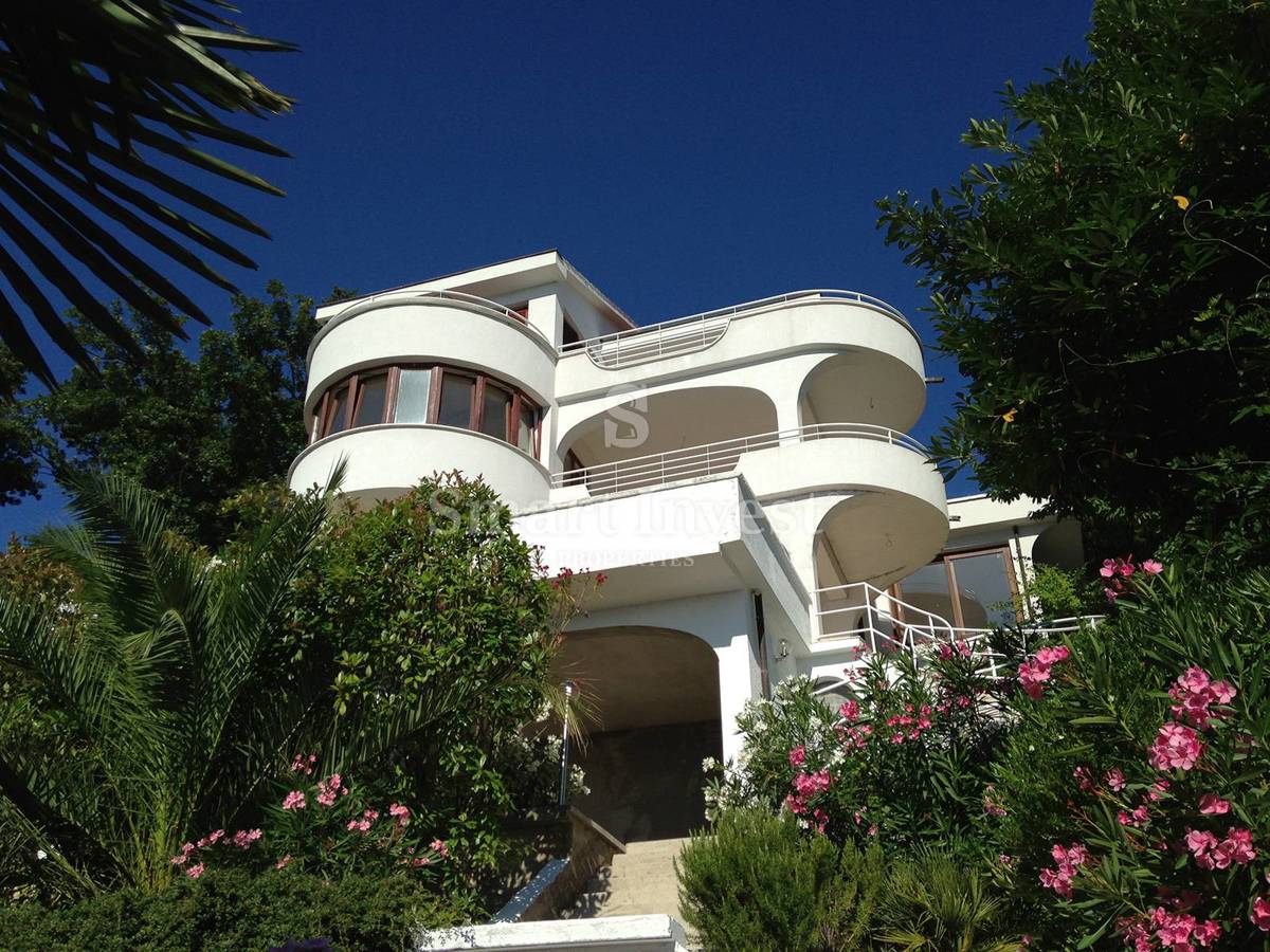 OPATIJA, Detached house with 3 apartments and sea view, for sale