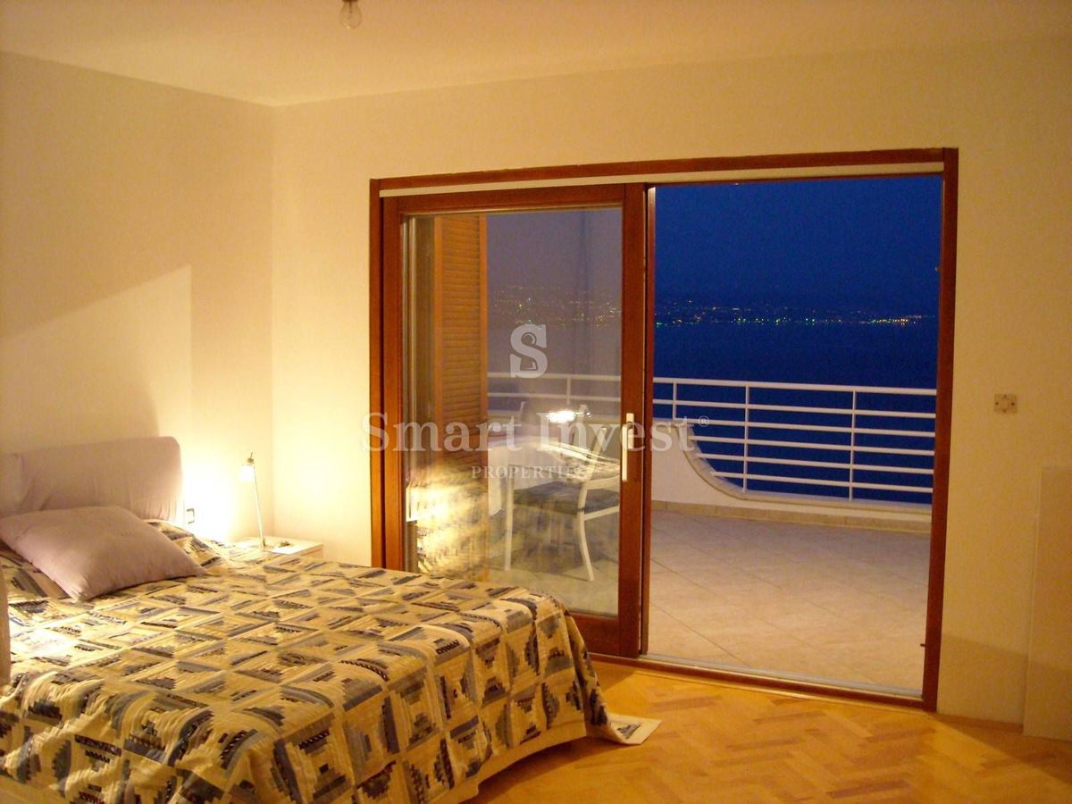 OPATIJA, Detached house with 3 apartments and sea view, for sale