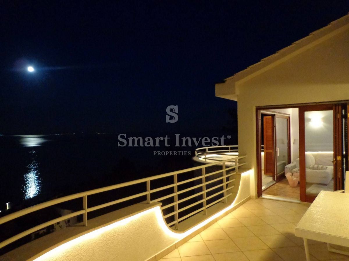 OPATIJA, Detached house with 3 apartments and sea view, for sale