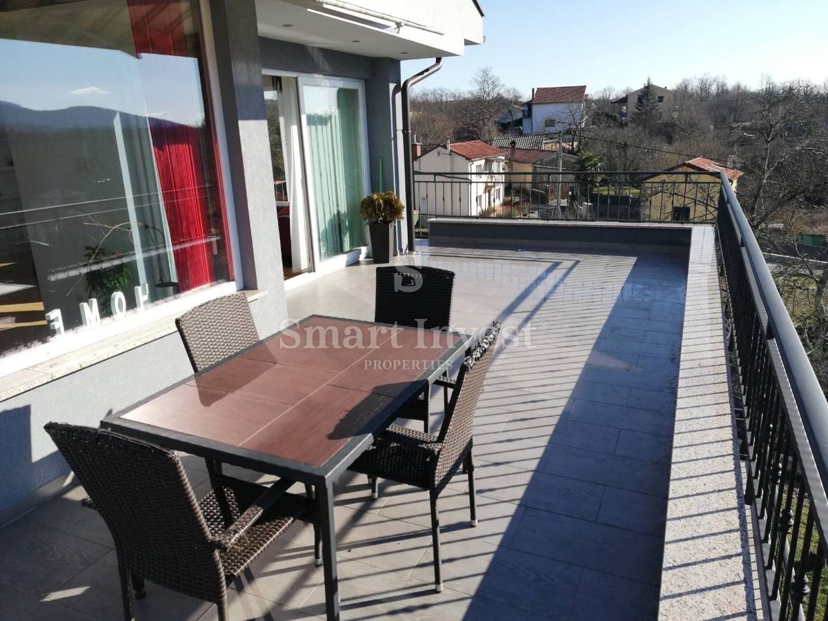 MATULJI - BREŠCA, 3-bedrooms apartment with 2 parking spaces