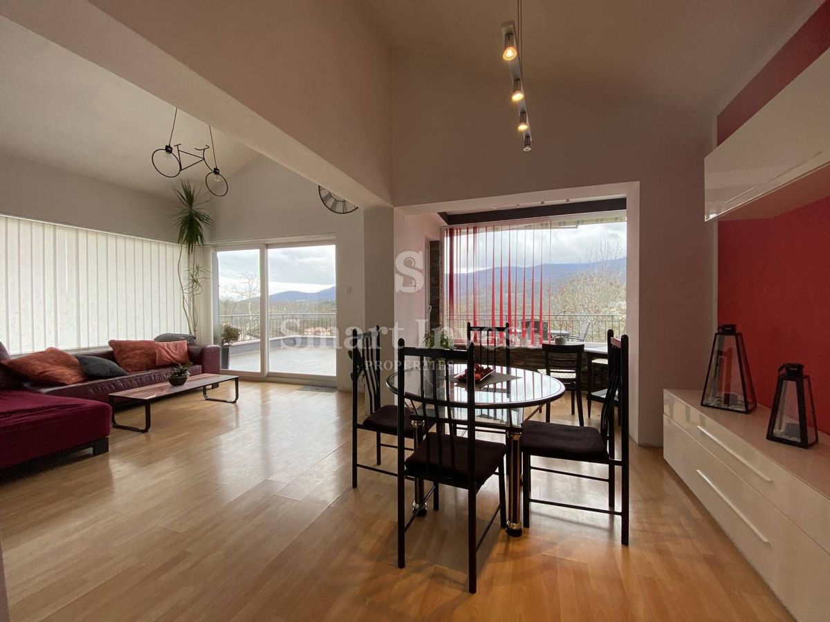 MATULJI - BREŠCA, 3-bedrooms apartment with 2 parking spaces