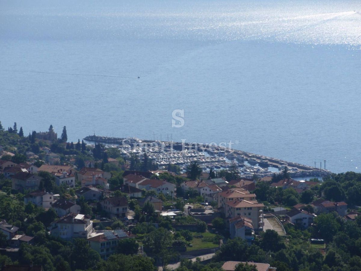 LOVRAN, Zazidljivo zemljišče s čudovitim pogledom na morje, prodamo