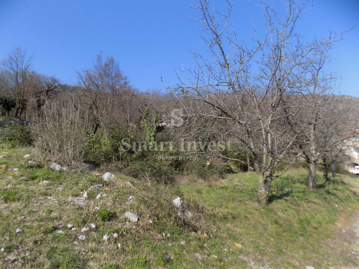 LOVRAN, Zazidljivo zemljišče 1.268 m2 s pogledom na morje, prodamo