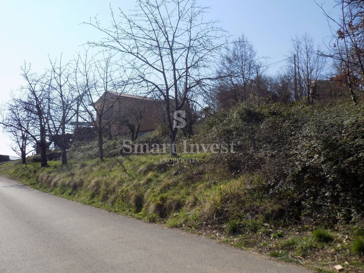 LOVRAN, Zazidljivo zemljišče 1.268 m2 s pogledom na morje, prodamo