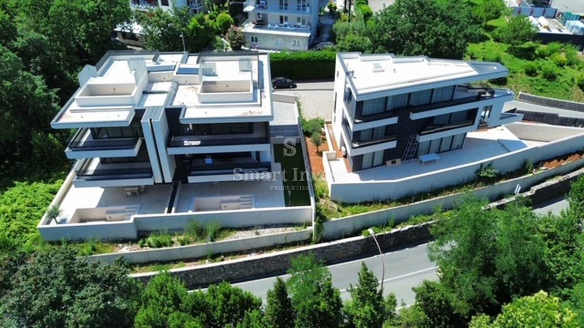 LOVRAN, Luxury 4-bedrooms villa with pool and garage, near the sea!