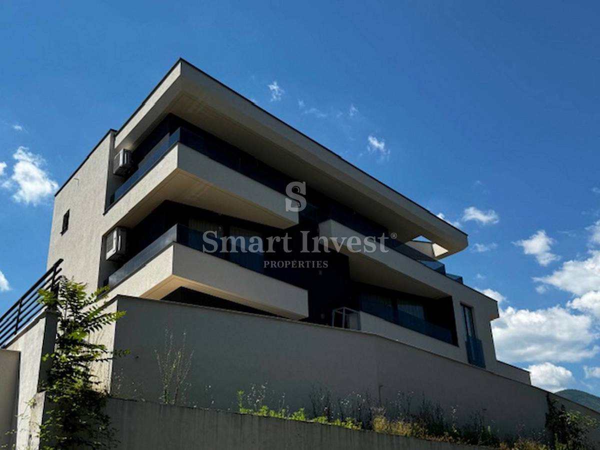 LOVRAN, Luxury 4-bedrooms villa with pool and garage, near the sea!