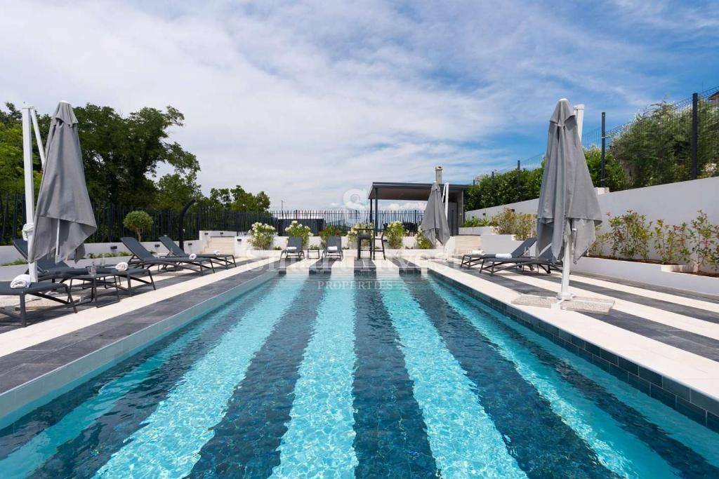 ISTRIA - VRSAR, Modern villa with sea view and tennis court
