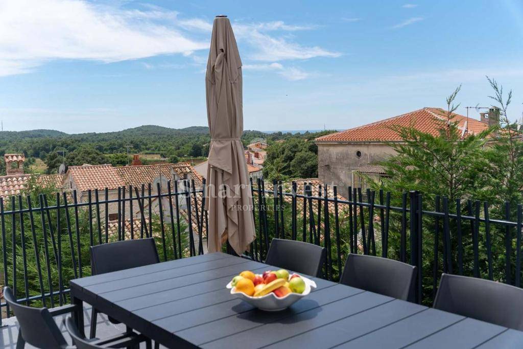 ISTRIA - VRSAR, Modern villa with sea view and tennis court