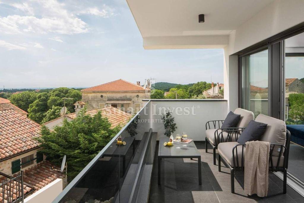 ISTRIA - VRSAR, Modern villa with sea view and tennis court