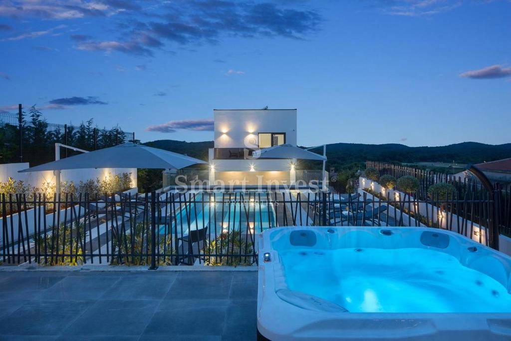 ISTRIA - VRSAR, Modern villa with sea view and tennis court