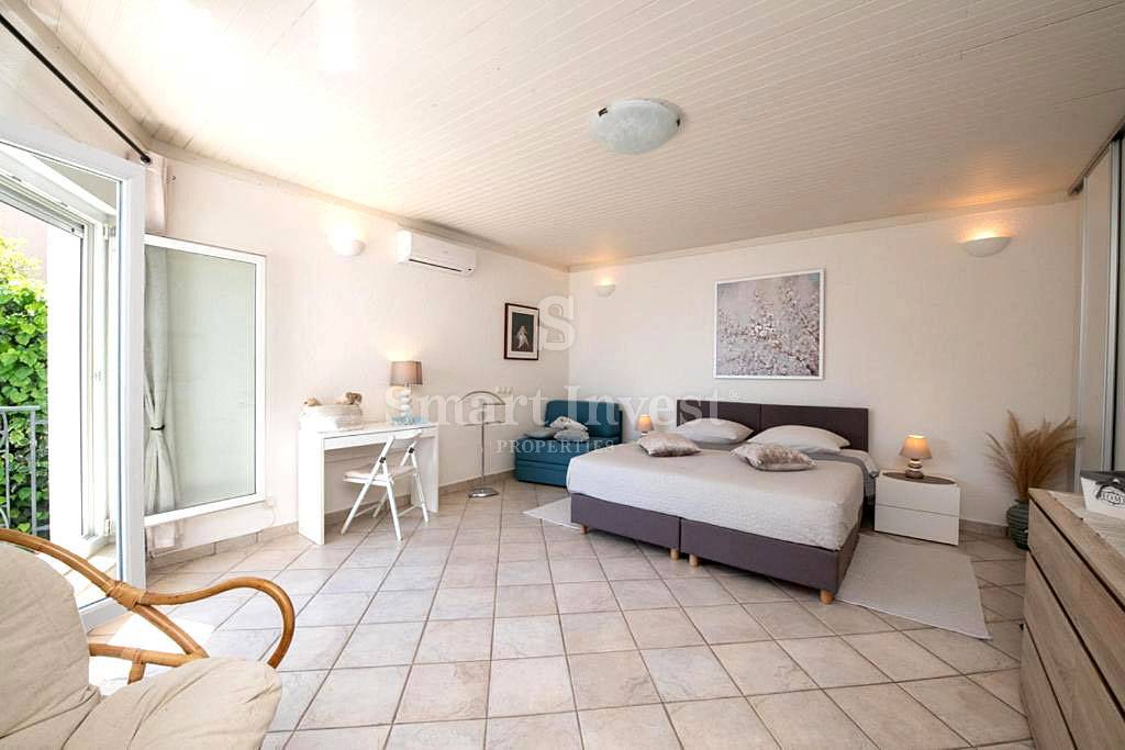 OPATIJA, Semi-detached villa of 482 sqm with amazing sea view - 150 m to the sea!