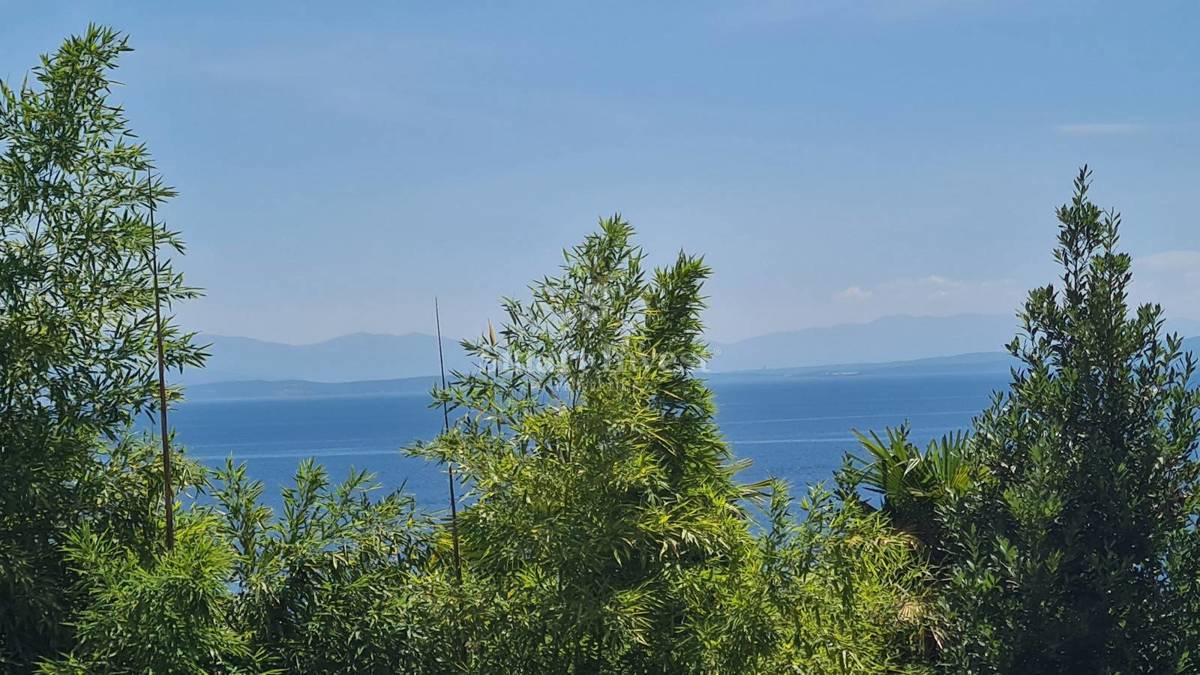 OPATIJA, Studio apartment with a terrace and sea view, near the sea, for sale