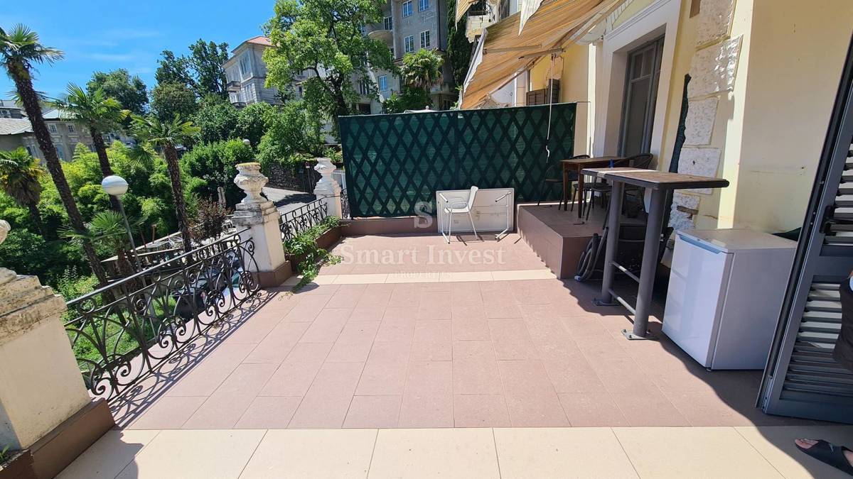 OPATIJA, Studio apartment with a terrace and sea view, near the sea, for sale