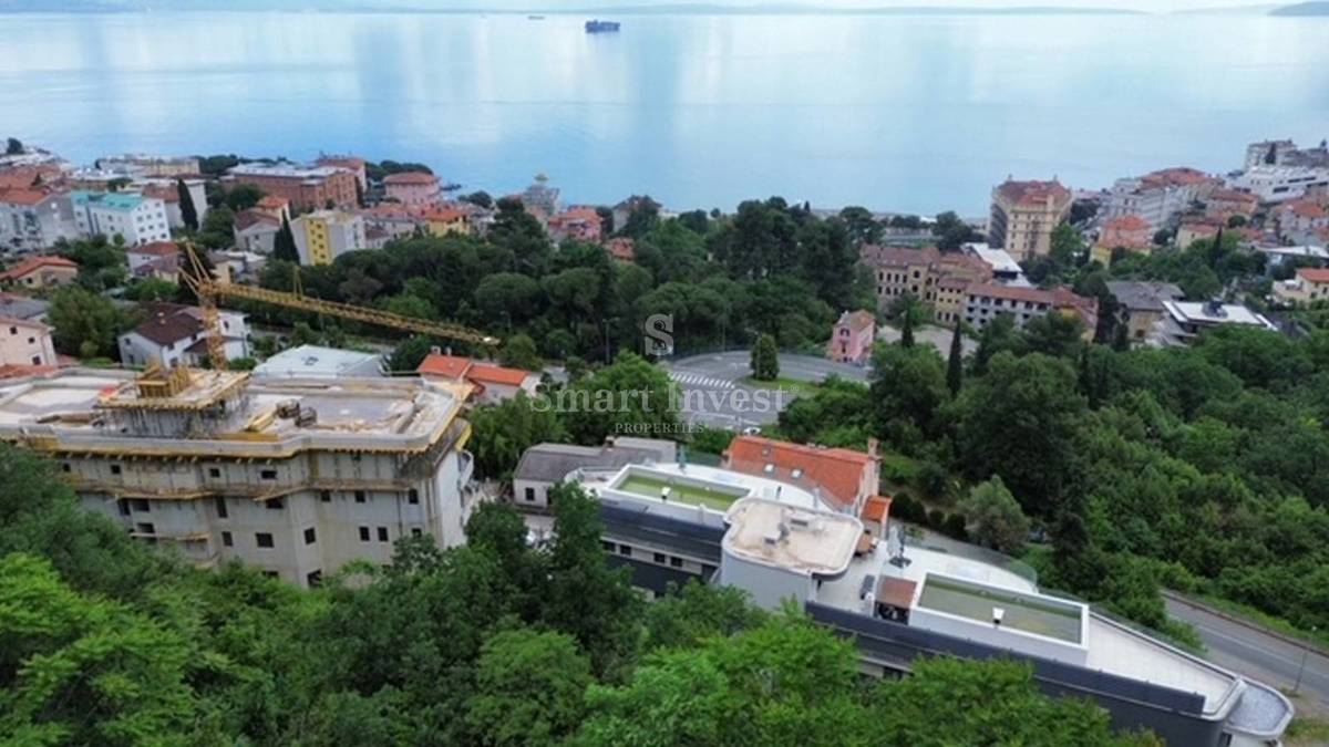 OPATIJA, Luxury 3-bedrooms apartment with private pool and sea view (B) 
