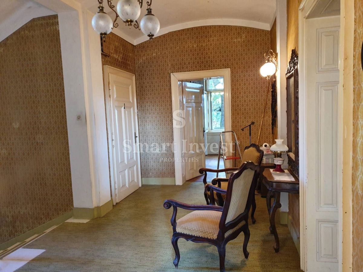 OPATIJA, Stanovanje 244 m2 v avstro-ogrski vili, druga linija do morja