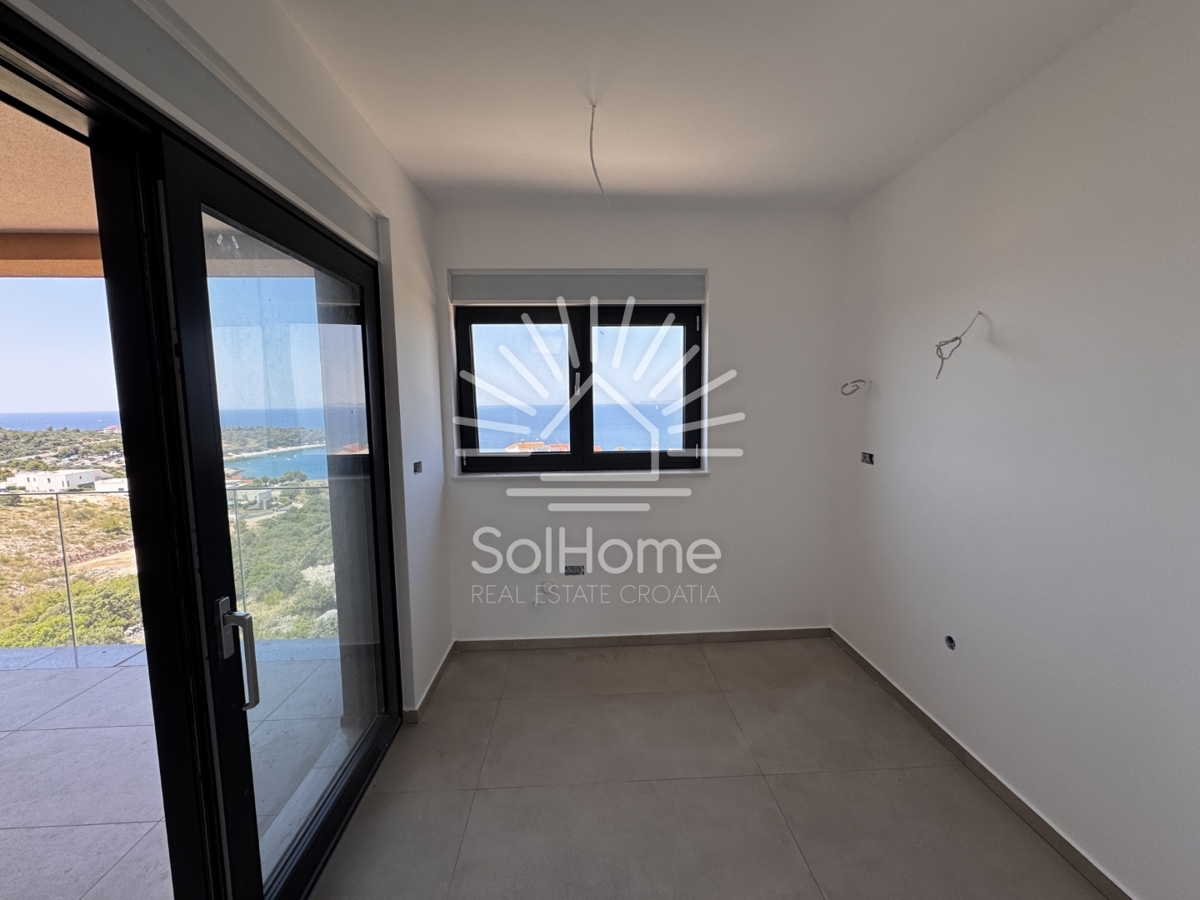 Apartmaji ob morju v bližini Primoštena, Hrvaška