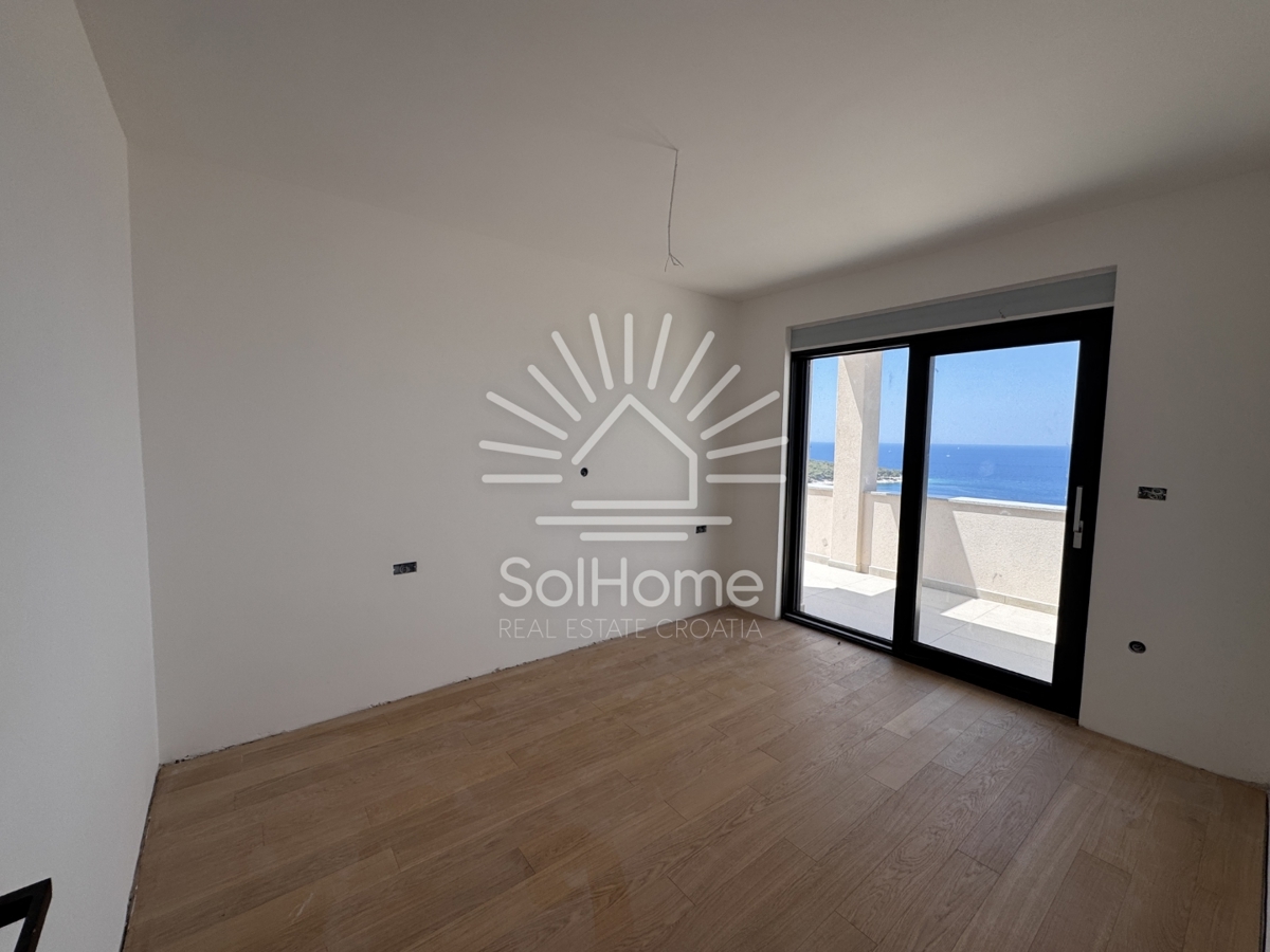 Apartmaji ob morju v bližini Primoštena, Hrvaška