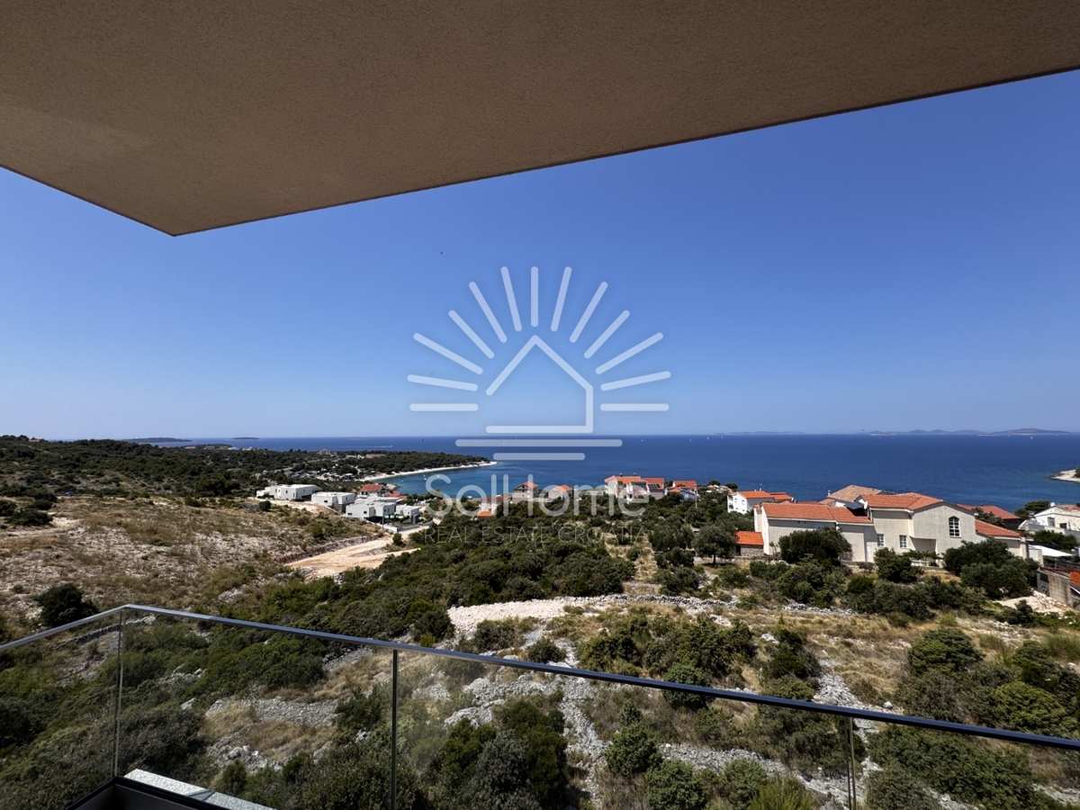 Apartmaji ob morju v bližini Primoštena, Hrvaška