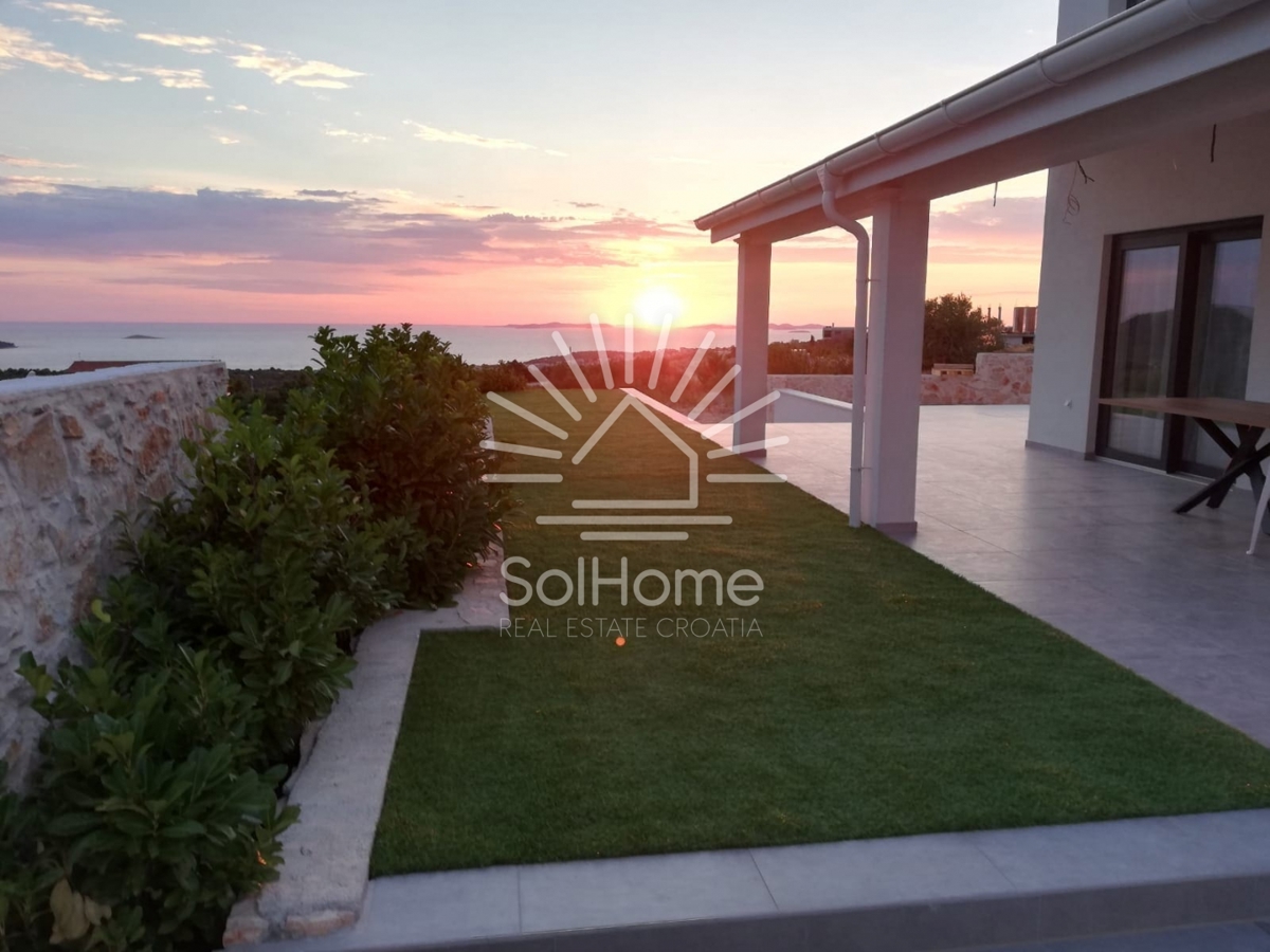 Hiša s čarobnim pogledom na morje v Primoštenu, Hrvaška