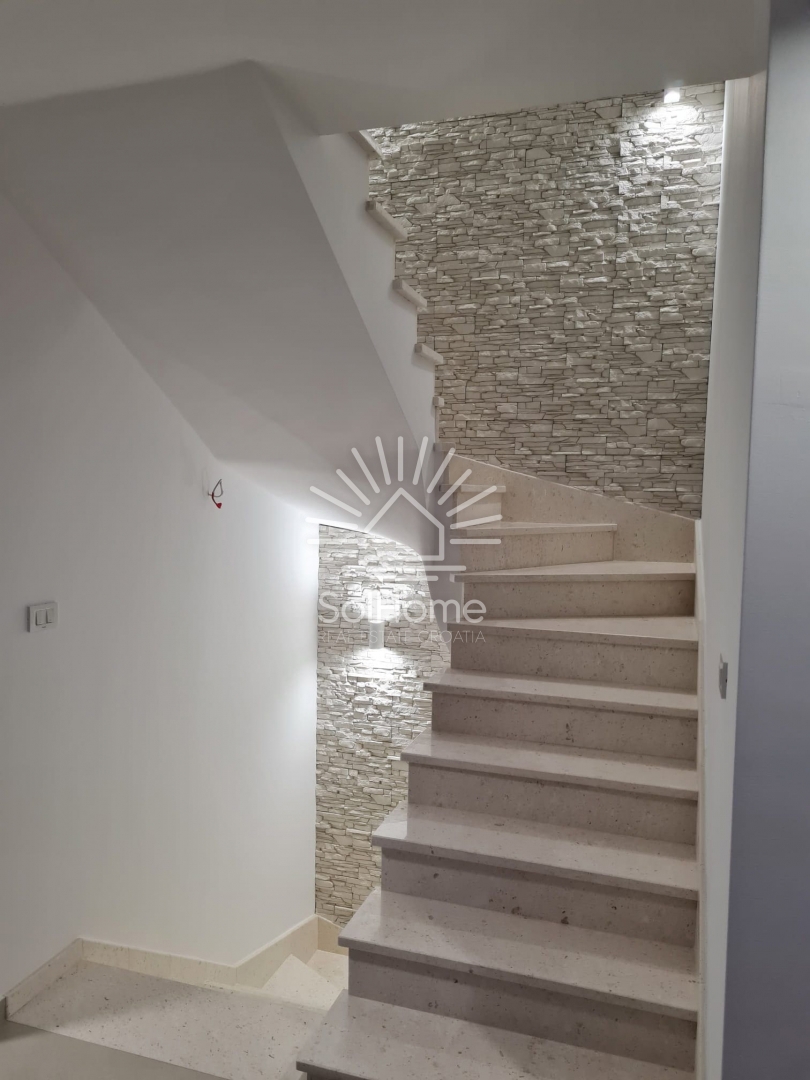 Hiša s čarobnim pogledom na morje v Primoštenu, Hrvaška