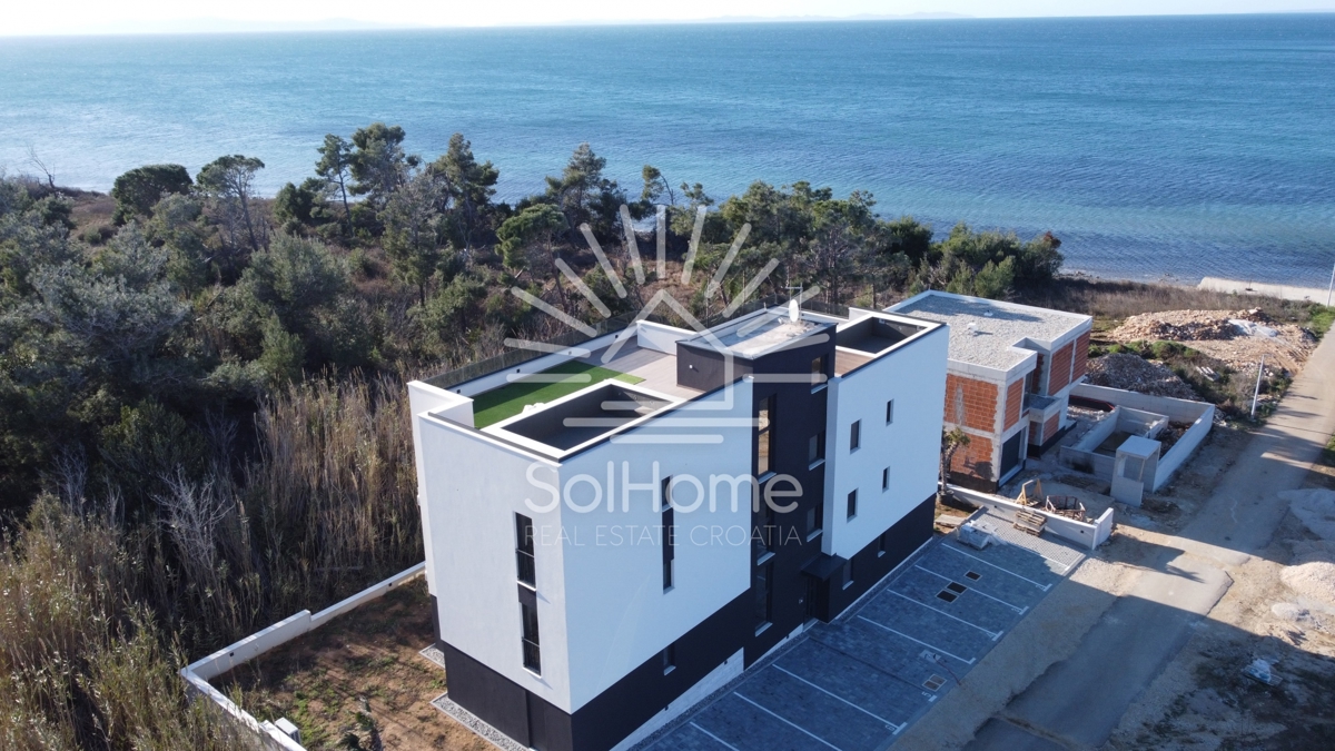 Penthouse z bazenom / Apartmaji v Privlaki blizu Zadra - Hrvaška